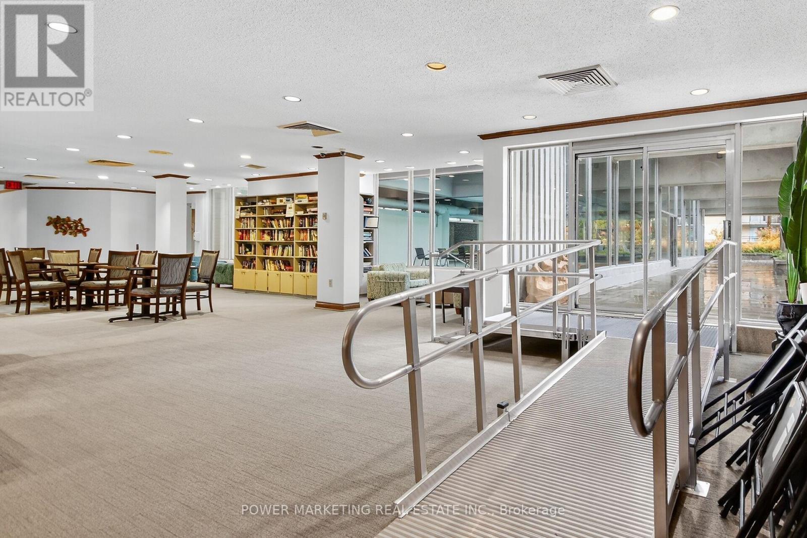 2806 - 500 Laurier Avenue W, Ottawa, ON - Indoor