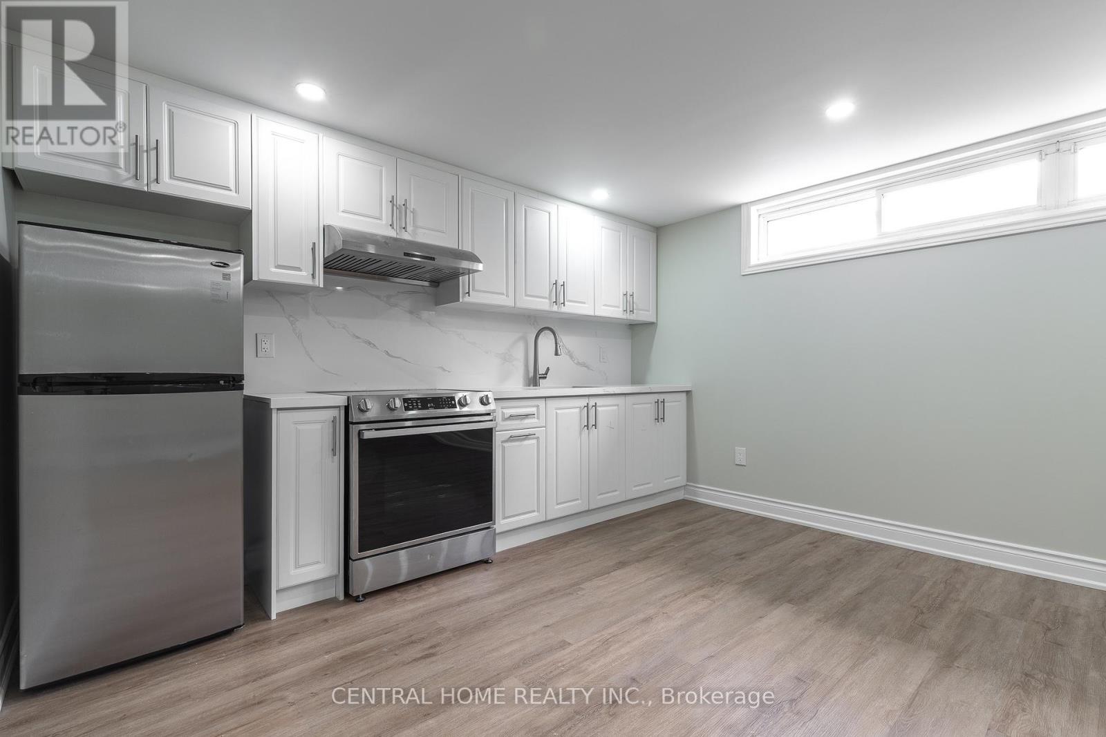 Bsmt - 17 Alanadale Avenue, Markham, ON - Indoor Photo Showing Kitchen