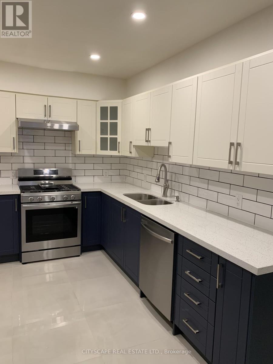 12 Kinrade Avenue, Hamilton, ON - Indoor Photo Showing Kitchen With Double Sink With Upgraded Kitchen