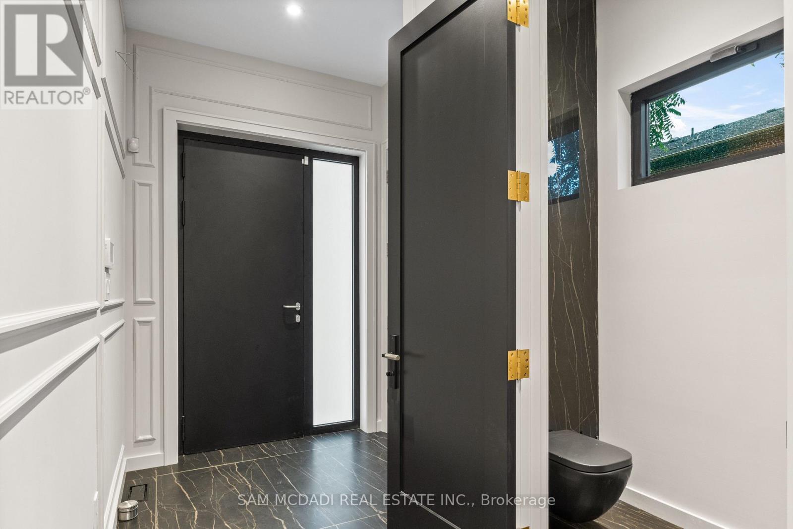 1090 Ella Avenue, Mississauga, ON - Indoor Photo Showing Other Room