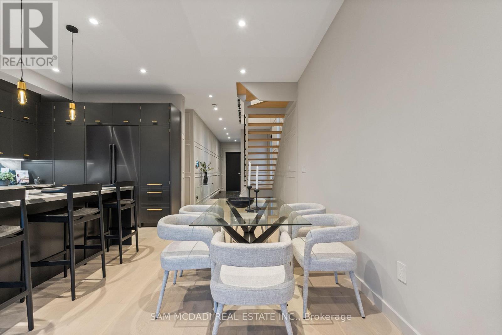1090 Ella Avenue, Mississauga, ON - Indoor Photo Showing Dining Room