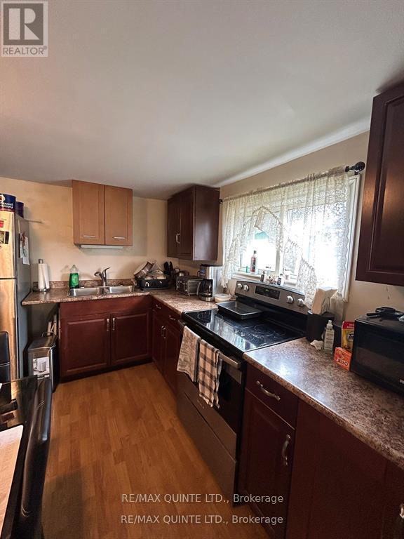 223B Clare Street W, Tweed (Hungerford (Twp)), ON - Indoor Photo Showing Kitchen With Double Sink