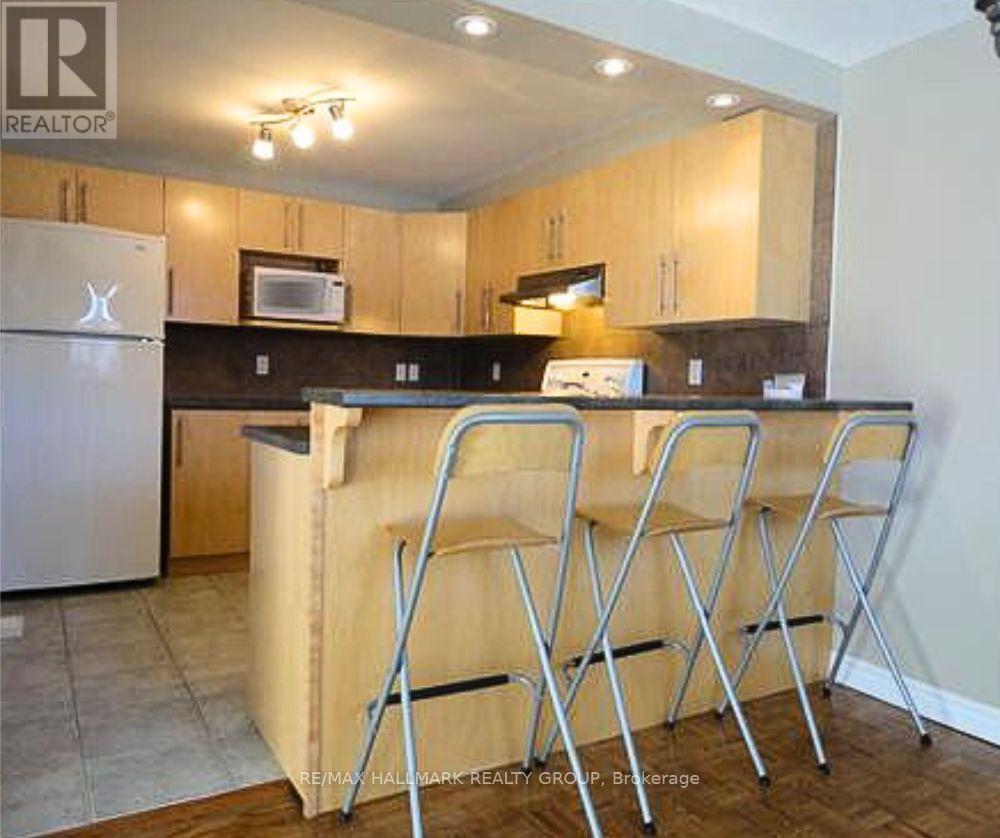 235 Ridgepark Private, Ottawa, ON - Indoor Photo Showing Kitchen