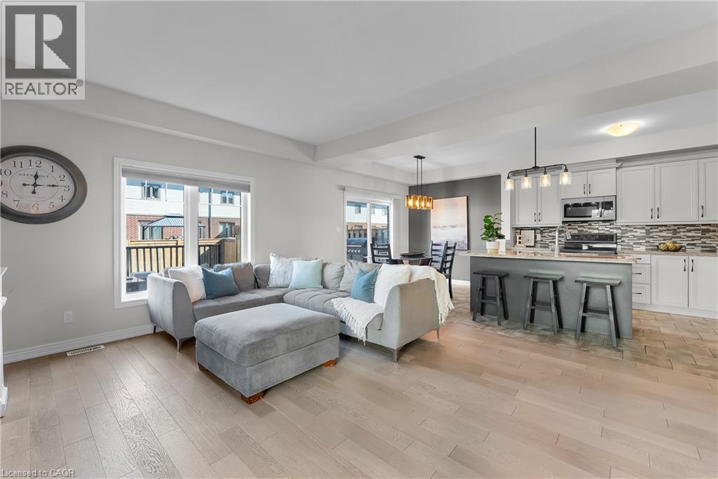 79 Severino Circle Unit# 50, West Lincoln, ON - Indoor Photo Showing Living Room