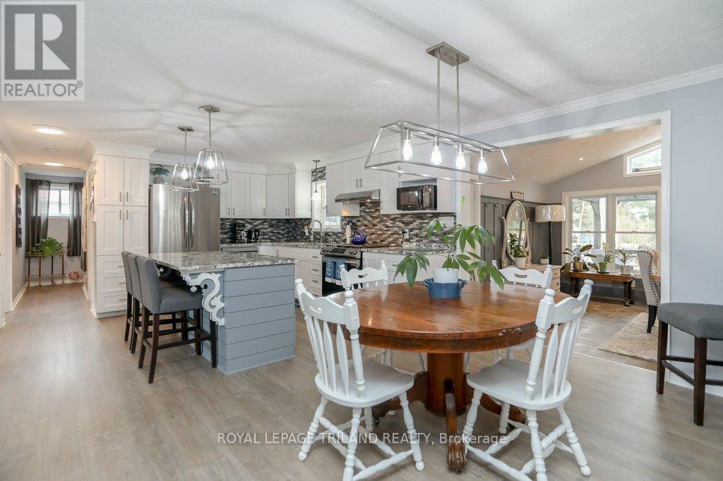 4 Grace Court, Bayham (Port Burwell), ON - Indoor Photo Showing Dining Room