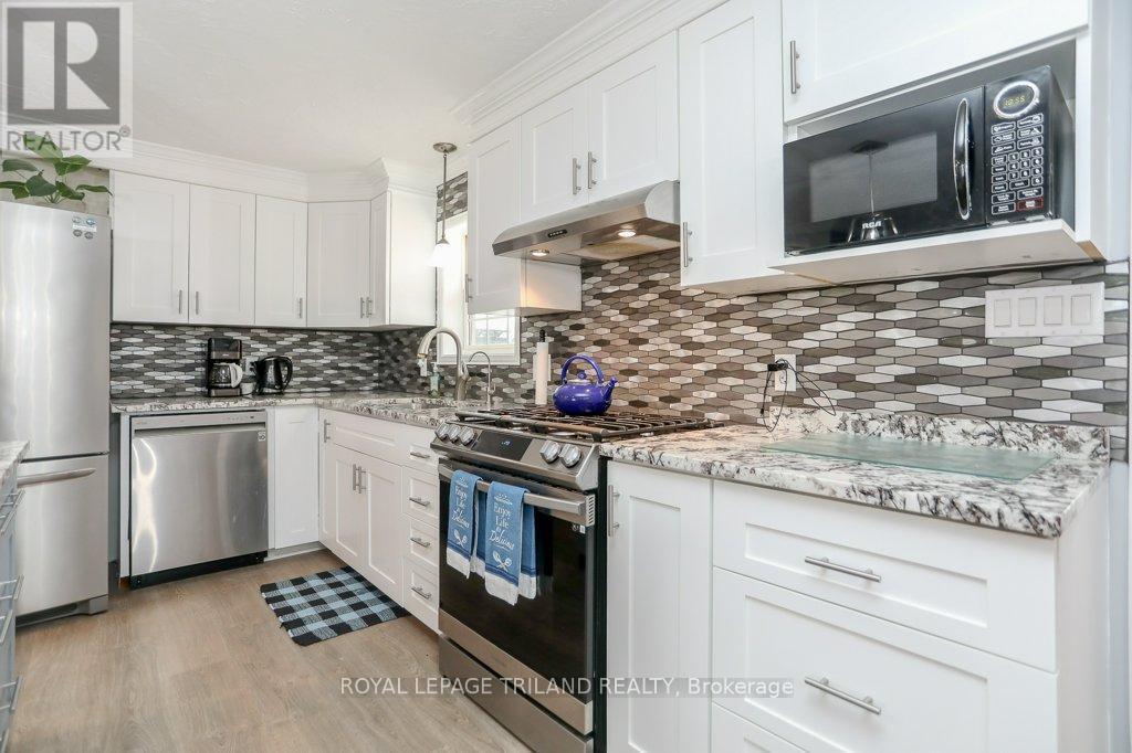 4 Grace Court, Bayham (Port Burwell), ON - Indoor Photo Showing Kitchen With Upgraded Kitchen