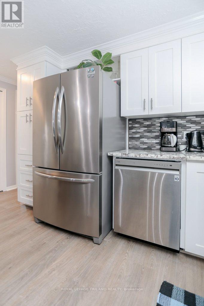4 Grace Court, Bayham (Port Burwell), ON - Indoor Photo Showing Kitchen