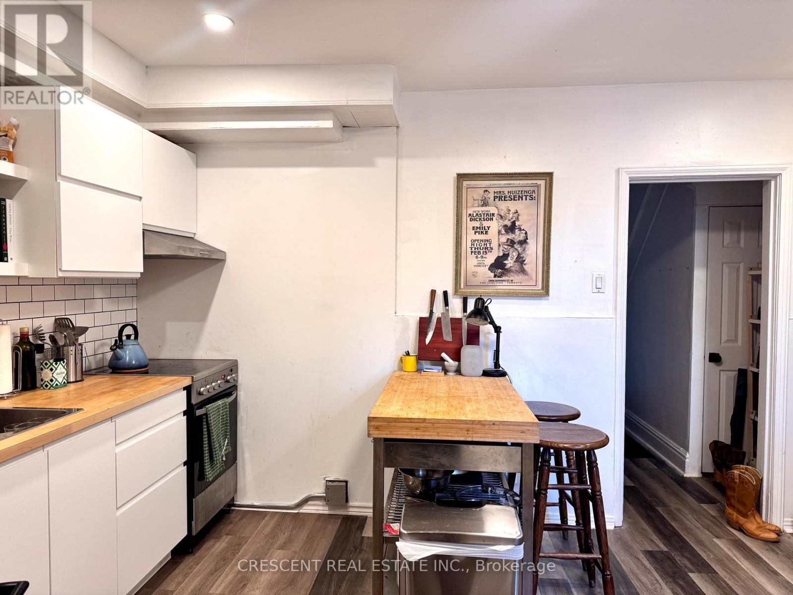Main - 1057 Davenport Road, Toronto, ON - Indoor Photo Showing Kitchen