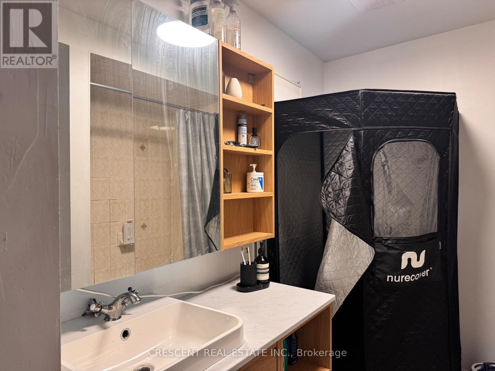 Main - 1057 Davenport Road, Toronto, ON - Indoor Photo Showing Bathroom