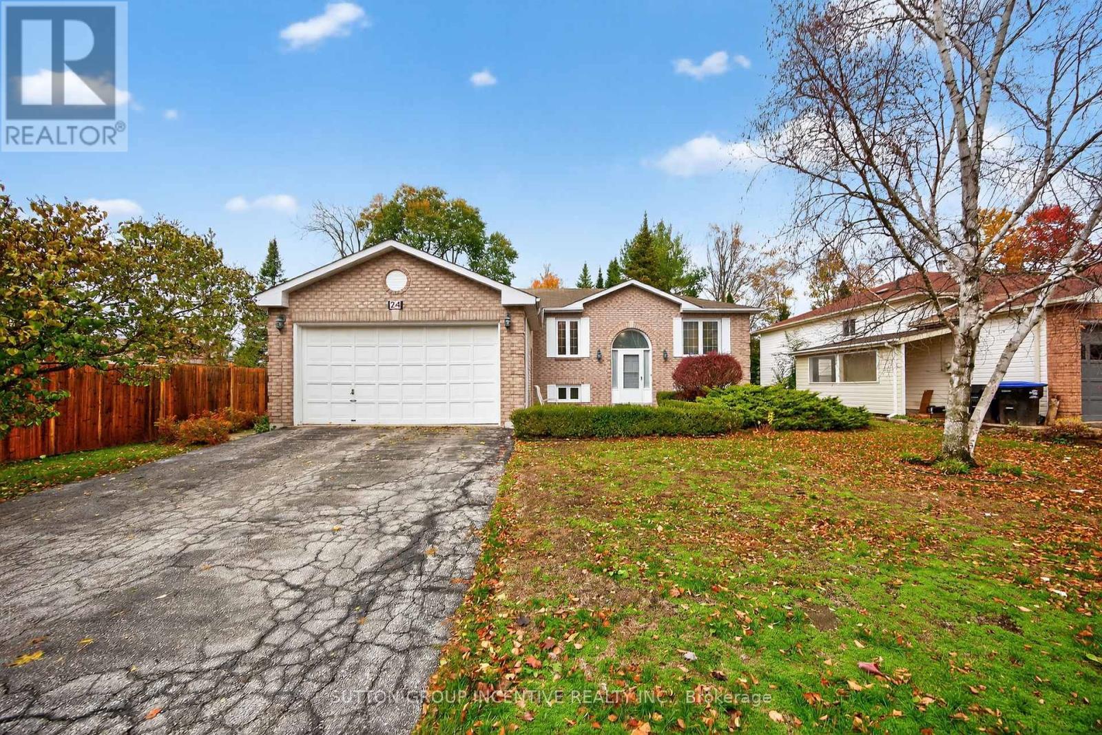 24 Port Royal Trail, Wasaga Beach, ON - Outdoor With Facade