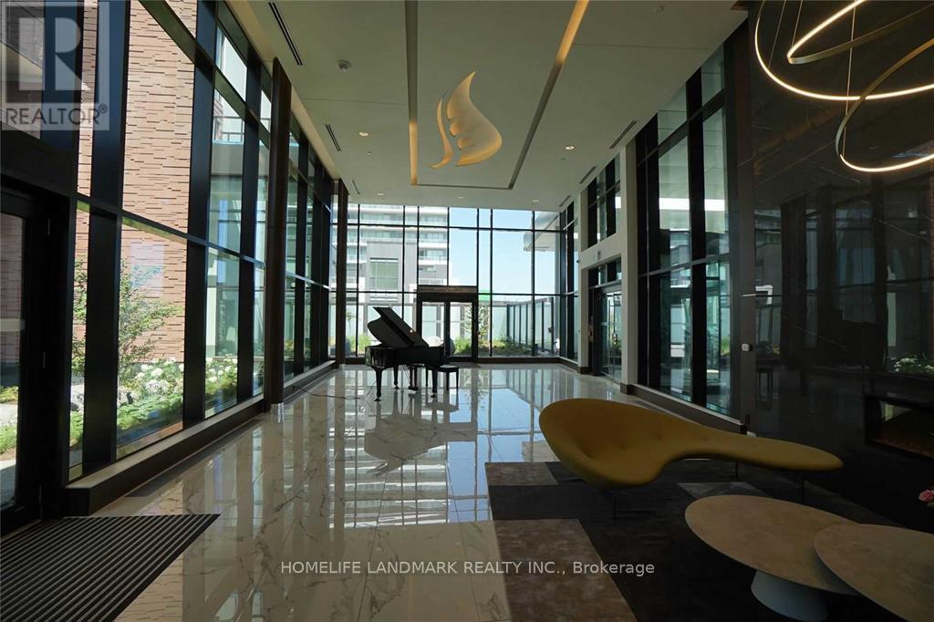 1015 - 95 Mcmahon Drive, Toronto, ON - Indoor Photo Showing Other Room