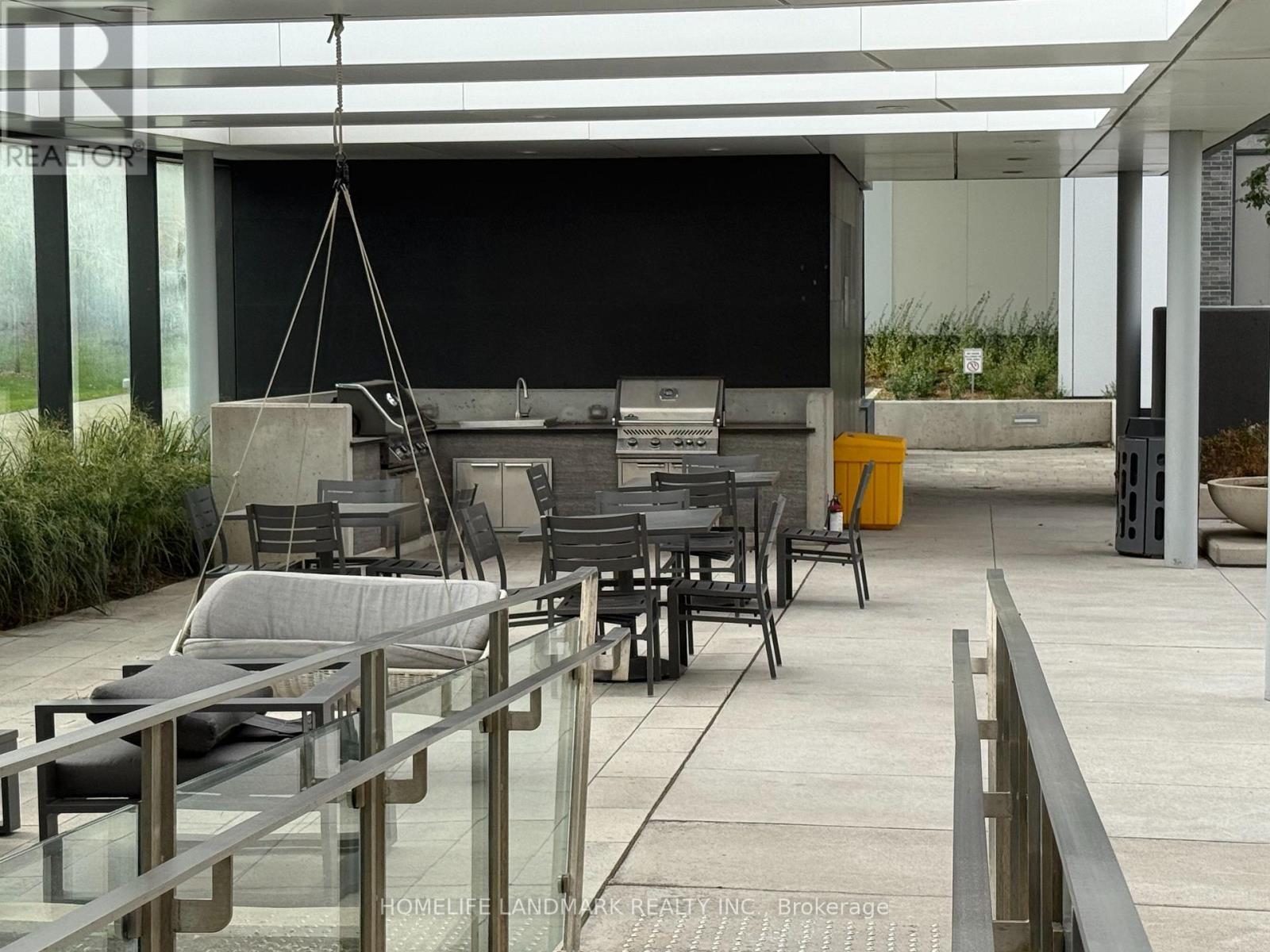 1015 - 95 Mcmahon Drive, Toronto, ON - Outdoor