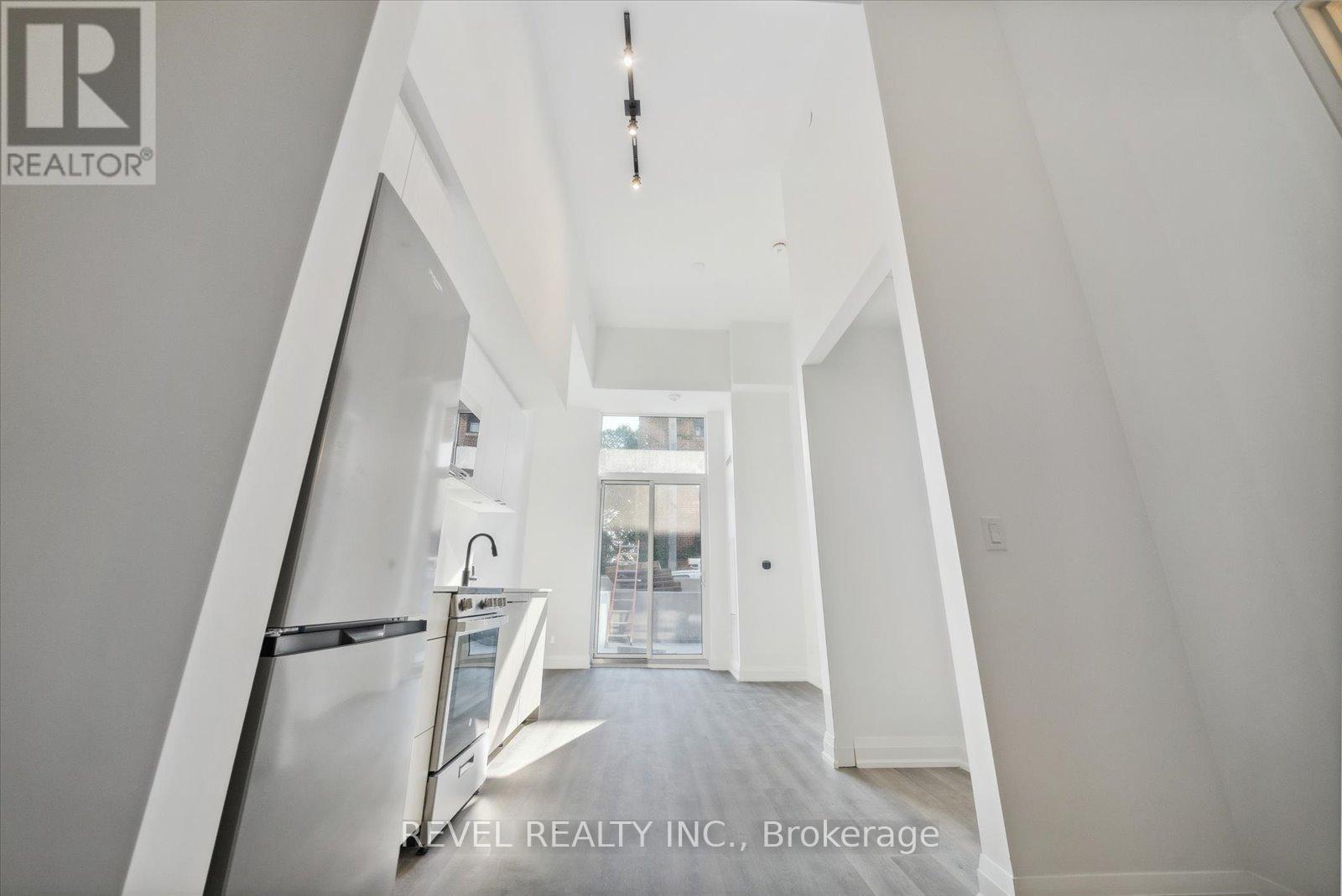 102 - 2369 Danforth Avenue, Toronto, ON - Photo Showing Other Room