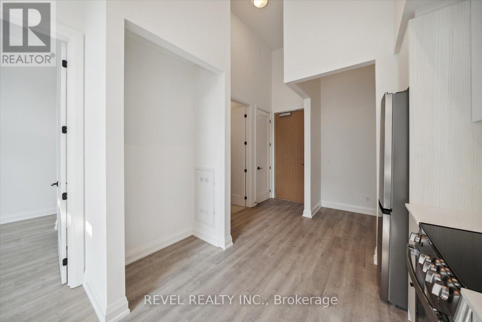 102 - 2369 Danforth Avenue, Toronto, ON - Indoor Photo Showing Other Room