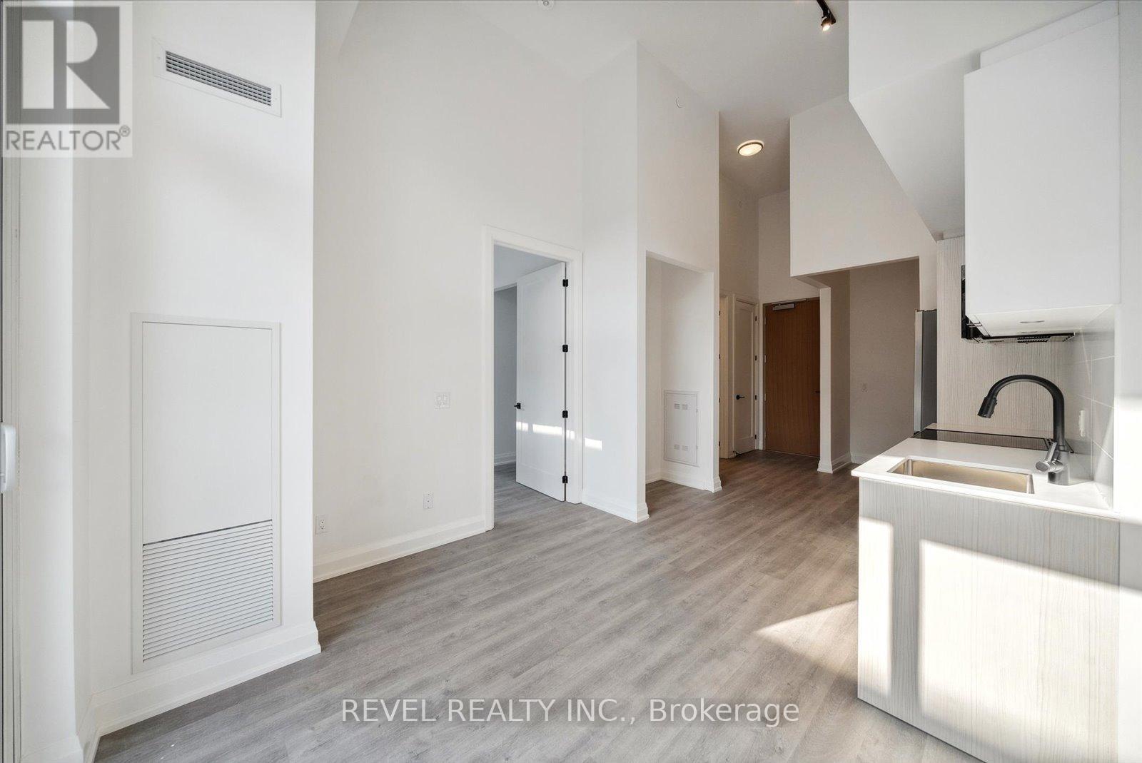 102 - 2369 Danforth Avenue, Toronto, ON - Indoor Photo Showing Other Room