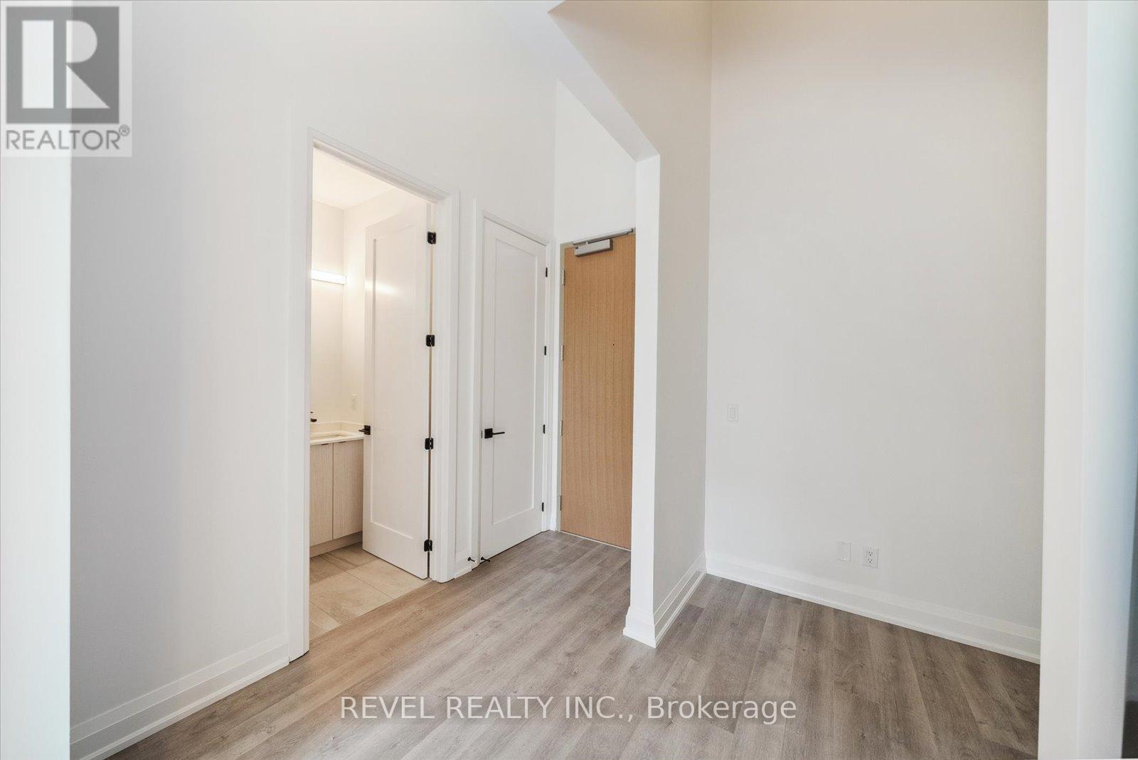 102 - 2369 Danforth Avenue, Toronto, ON - Indoor Photo Showing Other Room