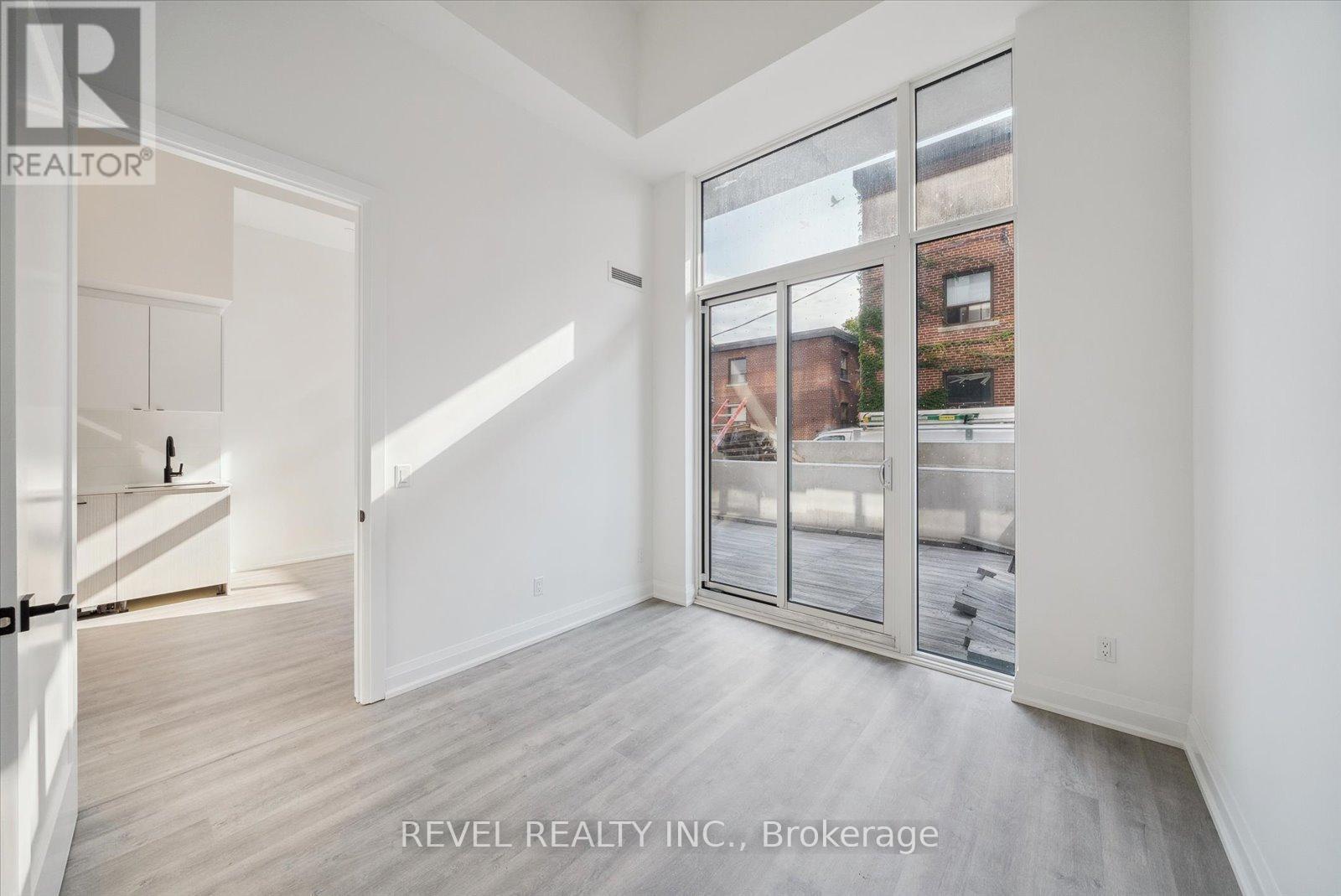 102 - 2369 Danforth Avenue, Toronto, ON - Indoor Photo Showing Other Room