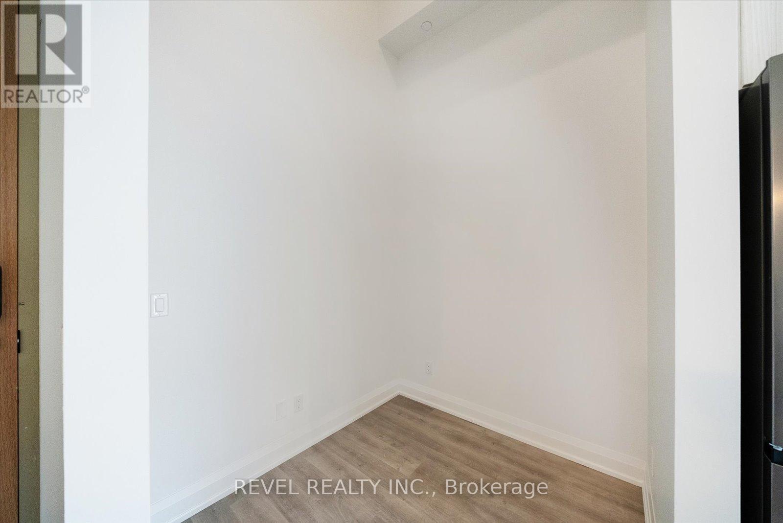102 - 2369 Danforth Avenue, Toronto, ON - Indoor Photo Showing Other Room