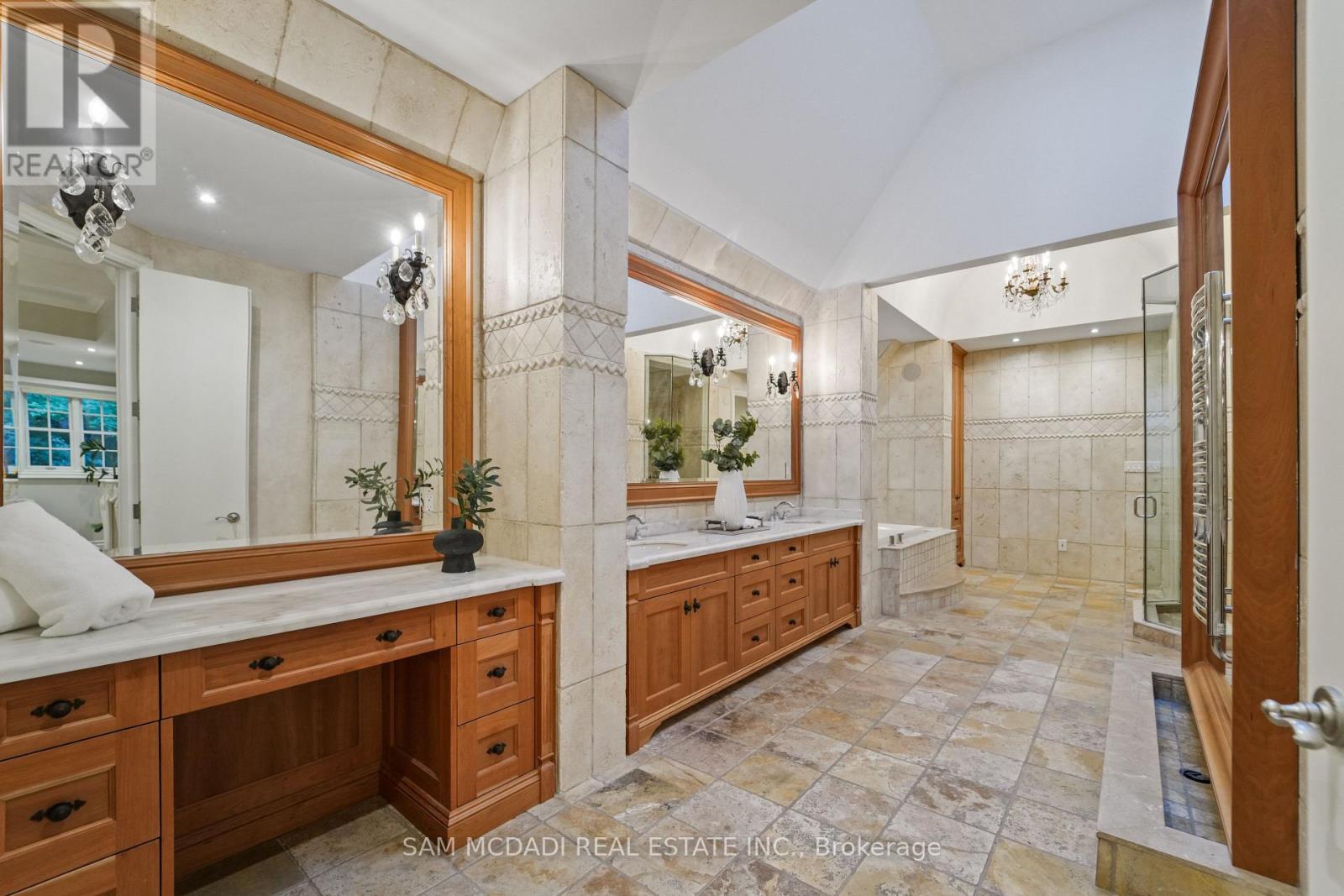 2025 Heartwood Court, Mississauga, ON - Indoor