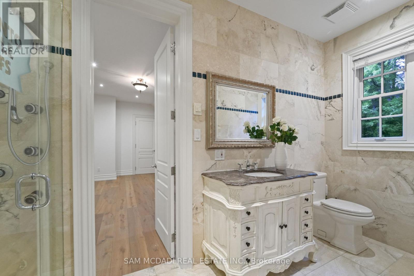 2025 Heartwood Court, Mississauga, ON - Indoor Photo Showing Bathroom