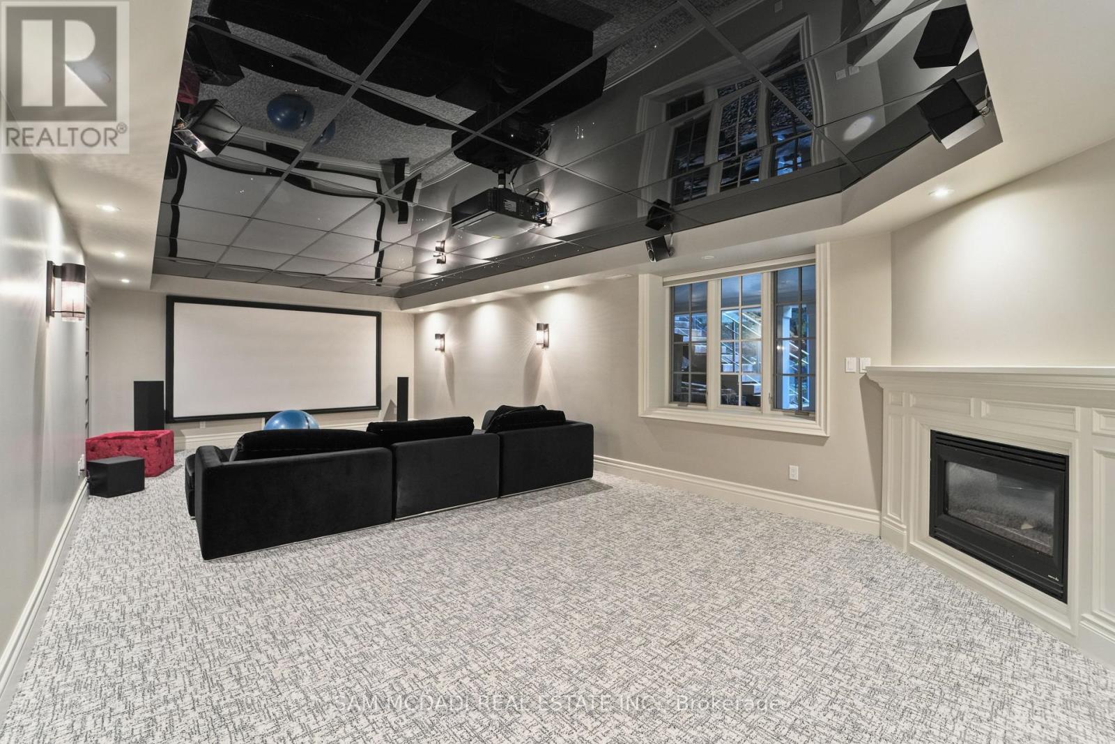 2025 Heartwood Court, Mississauga, ON - Indoor With Fireplace