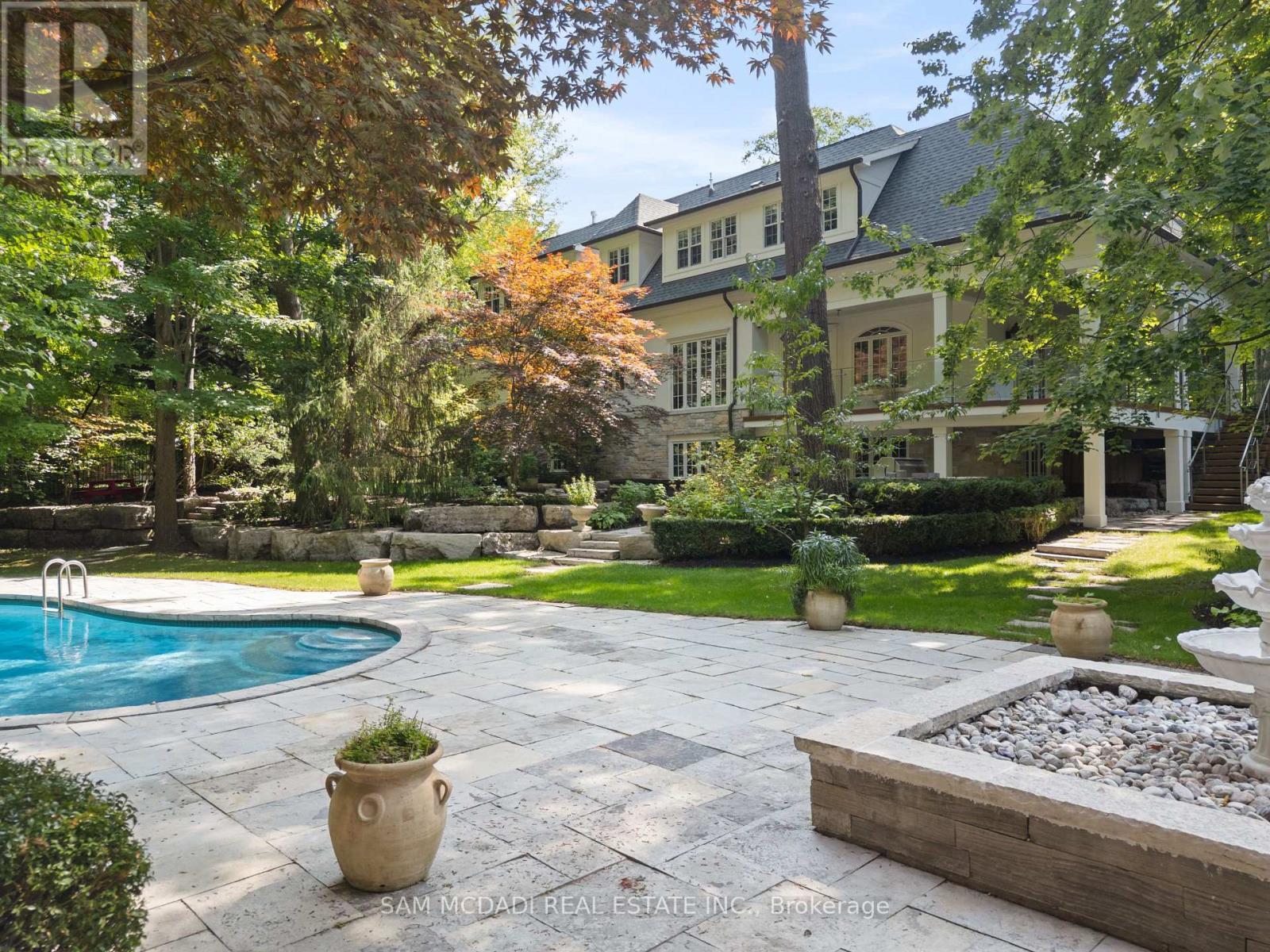 2025 Heartwood Court, Mississauga, ON - Outdoor With In Ground Pool