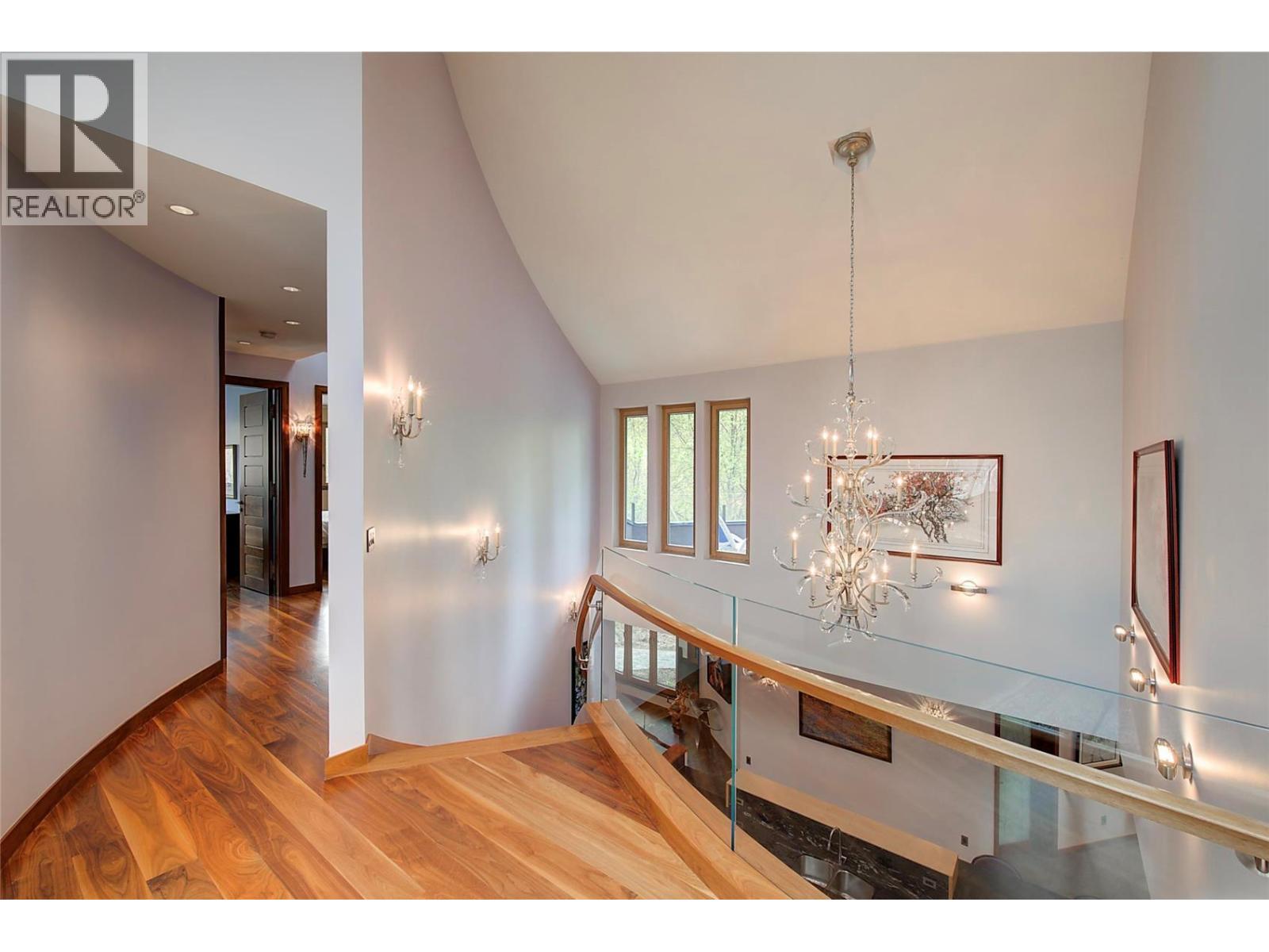 5308 Lakeshore Road, Kelowna, BC - Indoor Photo Showing Other Room