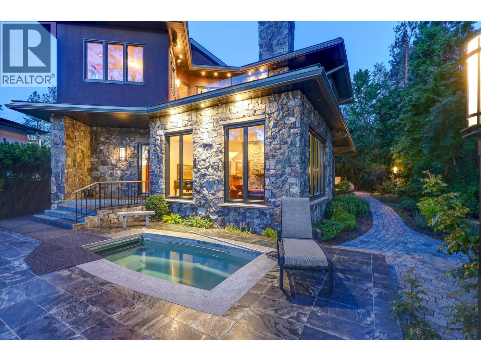 5308 Lakeshore Road, Kelowna, BC - Outdoor With In Ground Pool With Deck Patio Veranda