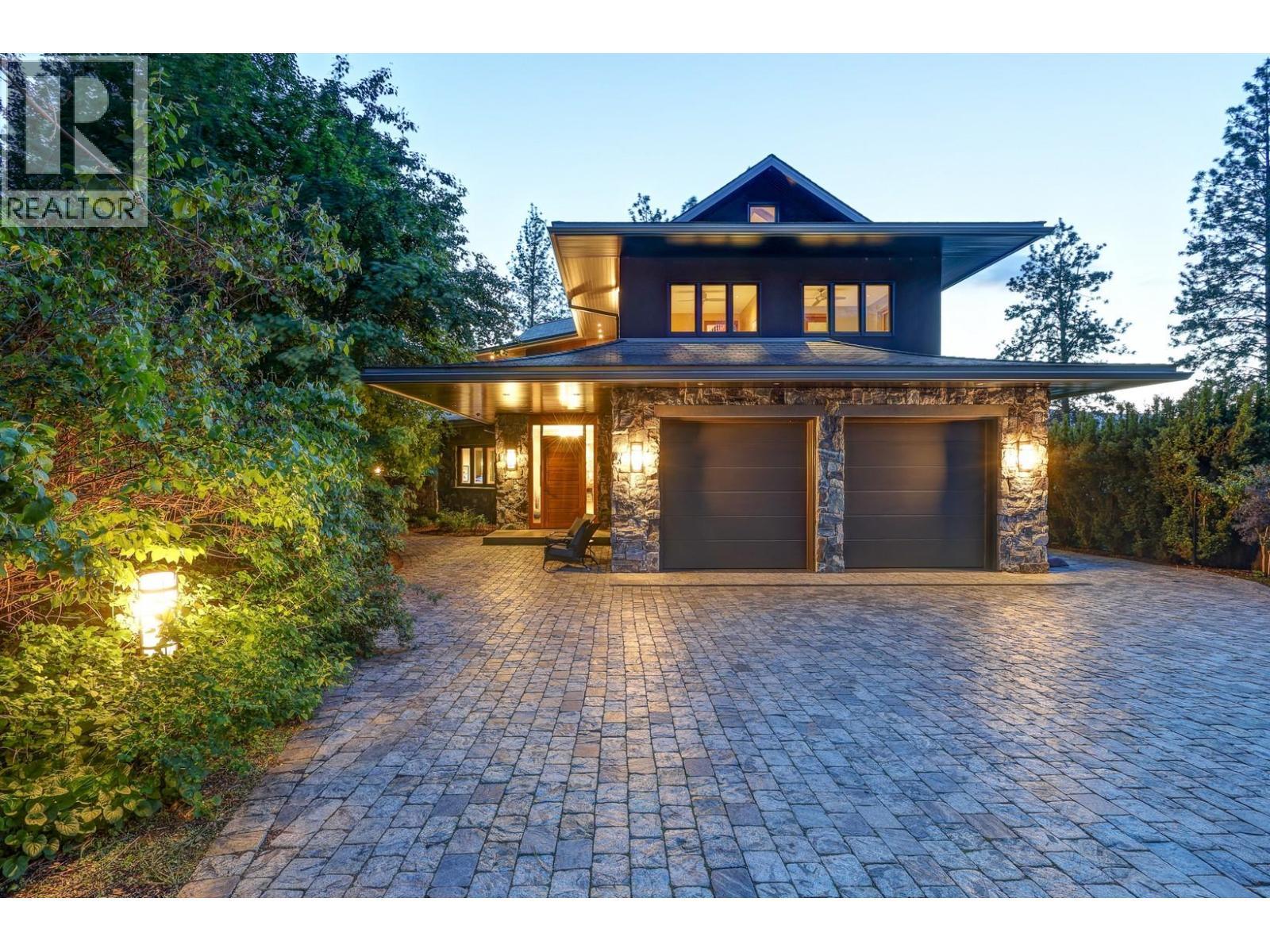 5308 Lakeshore Road, Kelowna, BC - Outdoor