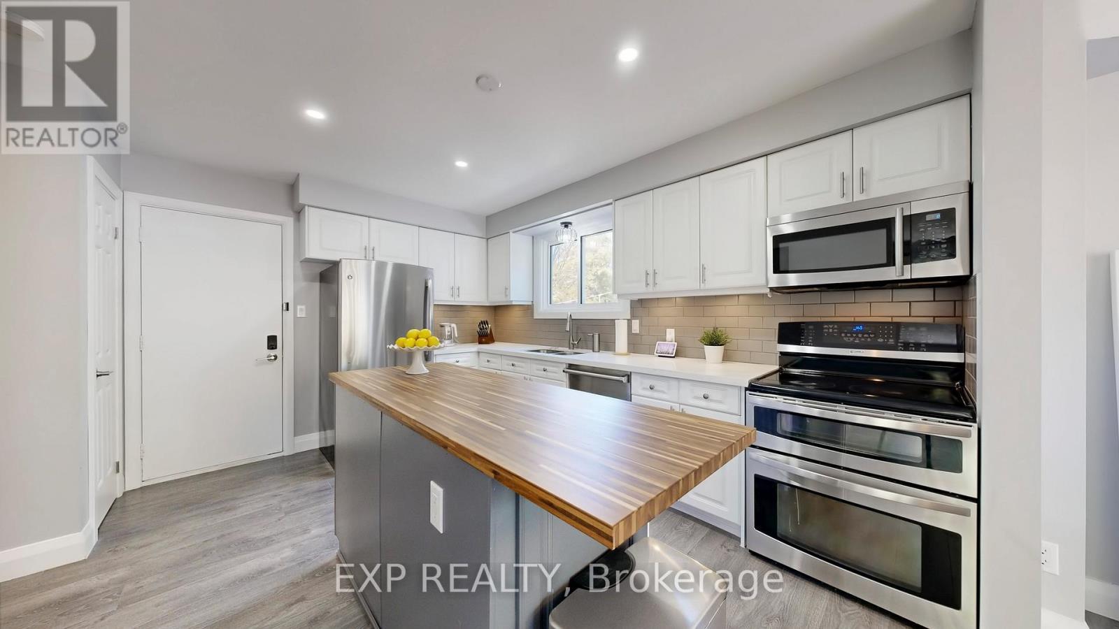 476 Aleah Crescent, Georgina, ON - Indoor Photo Showing Kitchen