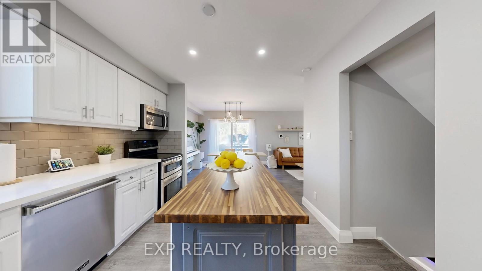476 Aleah Crescent, Georgina, ON - Indoor Photo Showing Kitchen