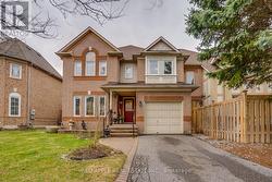 60 SNEDDEN AVENUE Aurora, ON L4G 7K6