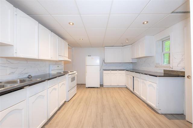 113 Lorne Ave, Winnipeg, MB