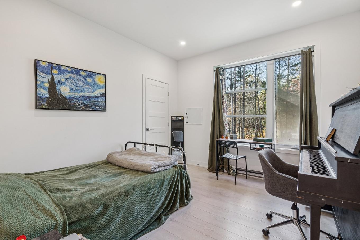 Chambre à coucher - 120 Rue Bellefeuille, Saint-Calixte, QC - Indoor Photo Showing Bedroom
