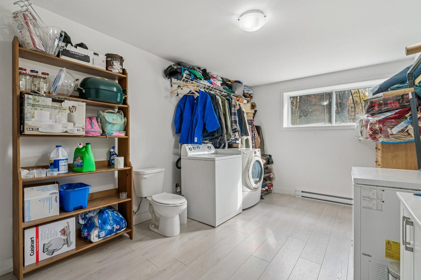 Salle d'eau - 120 Rue Bellefeuille, Saint-Calixte, QC - Indoor Photo Showing Laundry Room