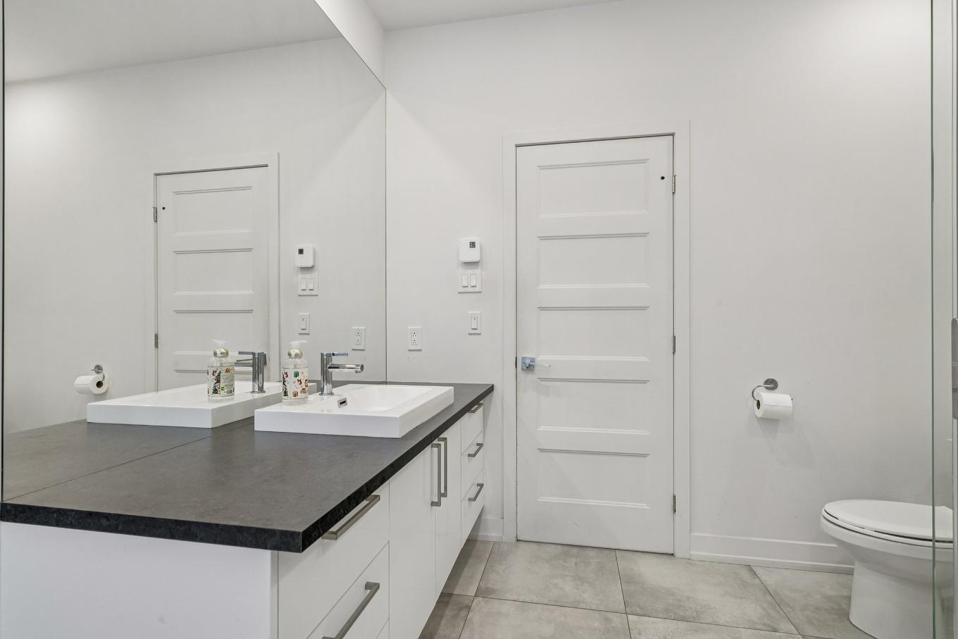 Salle de bains - 120 Rue Bellefeuille, Saint-Calixte, QC - Indoor Photo Showing Bathroom