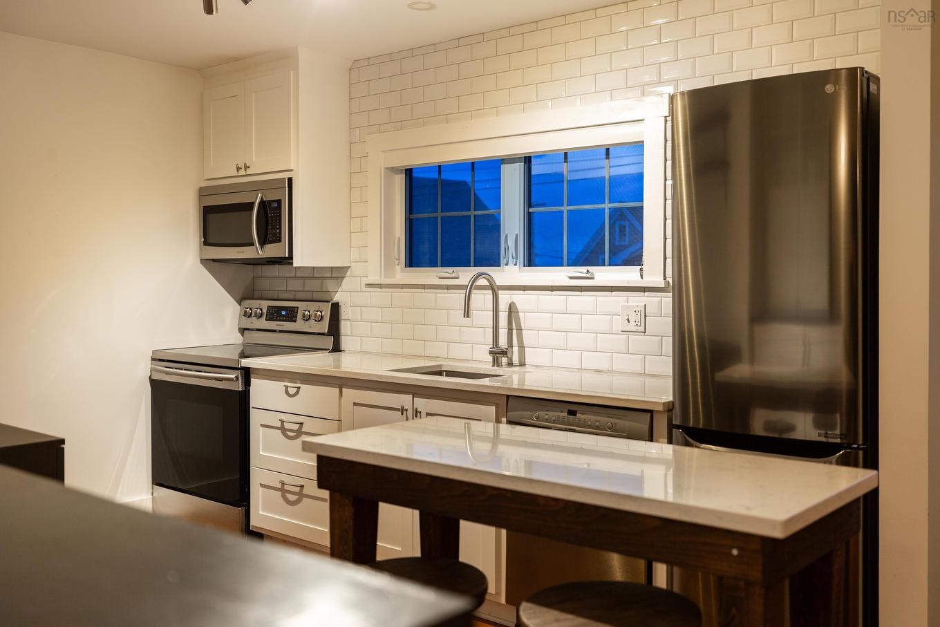 78 Lawrence St, Lunenburg, NS