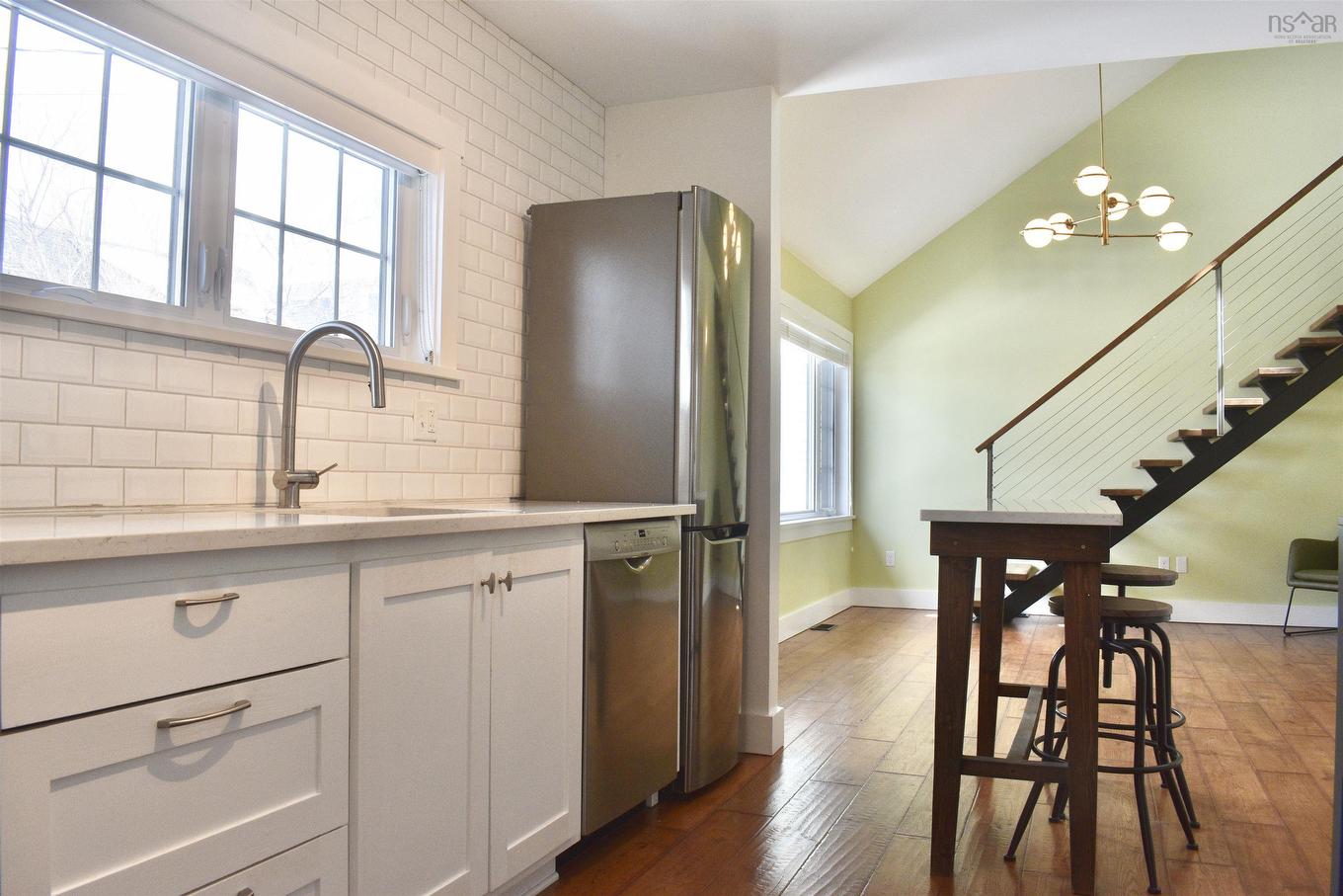 78 Lawrence St, Lunenburg, NS