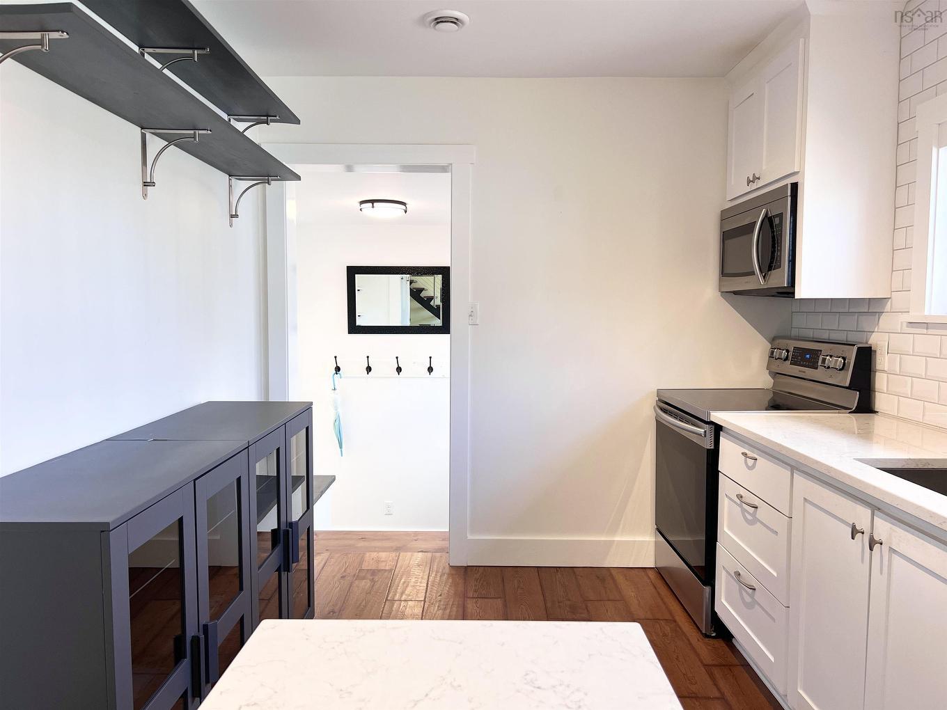 78 Lawrence St, Lunenburg, NS