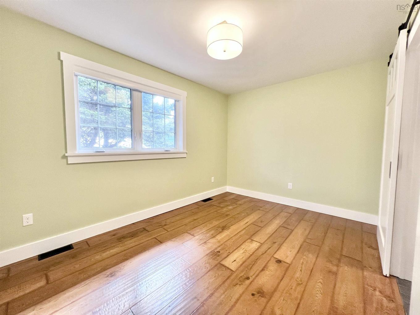 78 Lawrence St, Lunenburg, NS