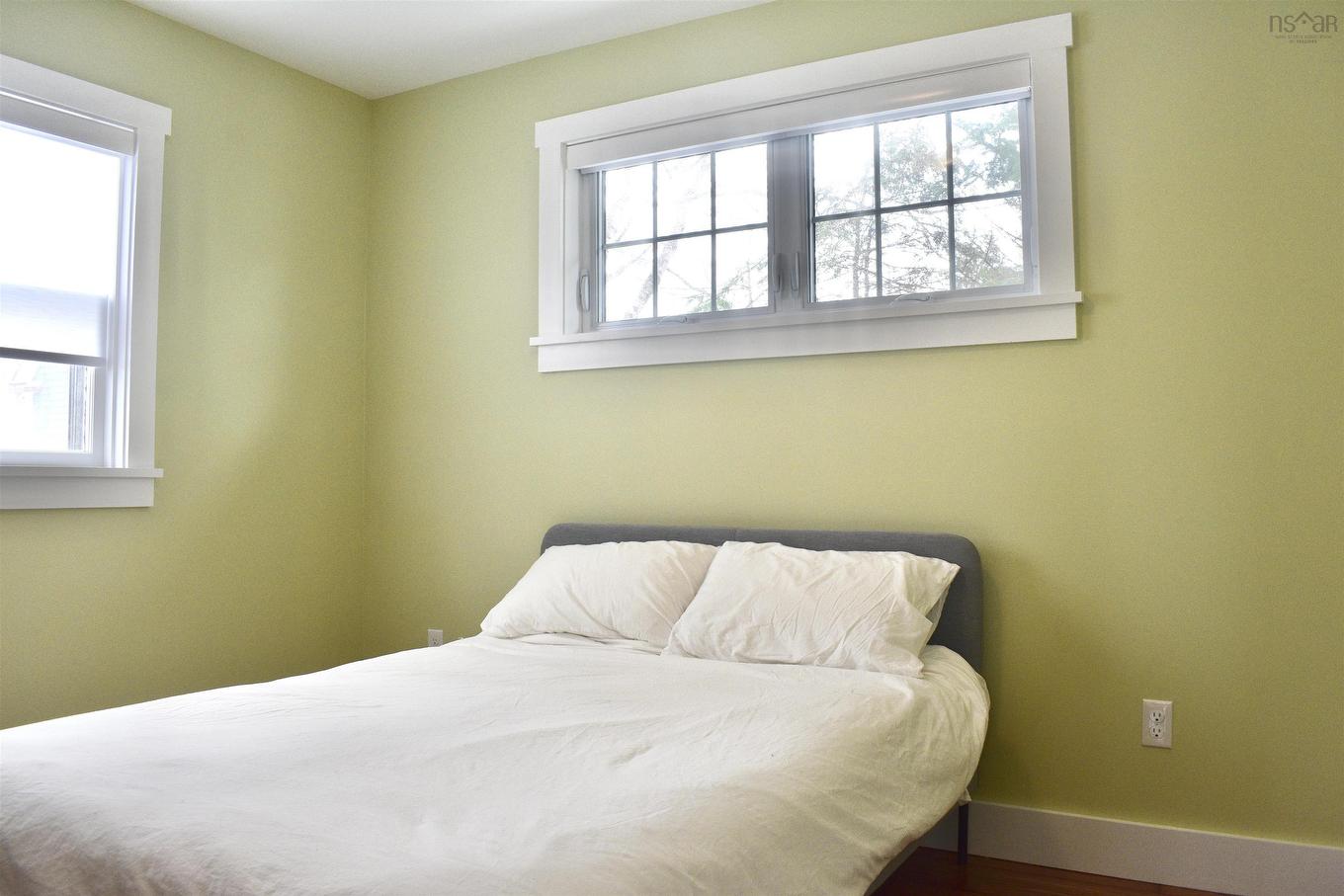 78 Lawrence St, Lunenburg, NS