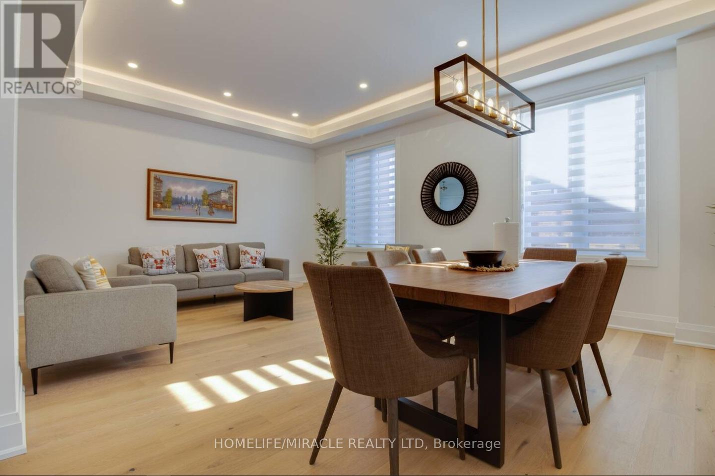 10 Stamford Square S, Toronto, ON - Indoor Photo Showing Dining Room