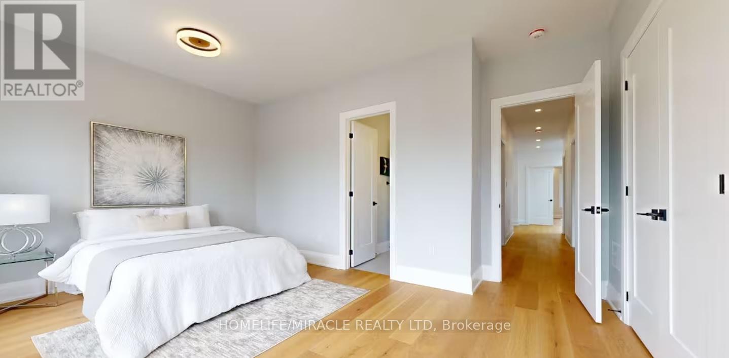 10 Stamford Square S, Toronto, ON - Indoor Photo Showing Bedroom