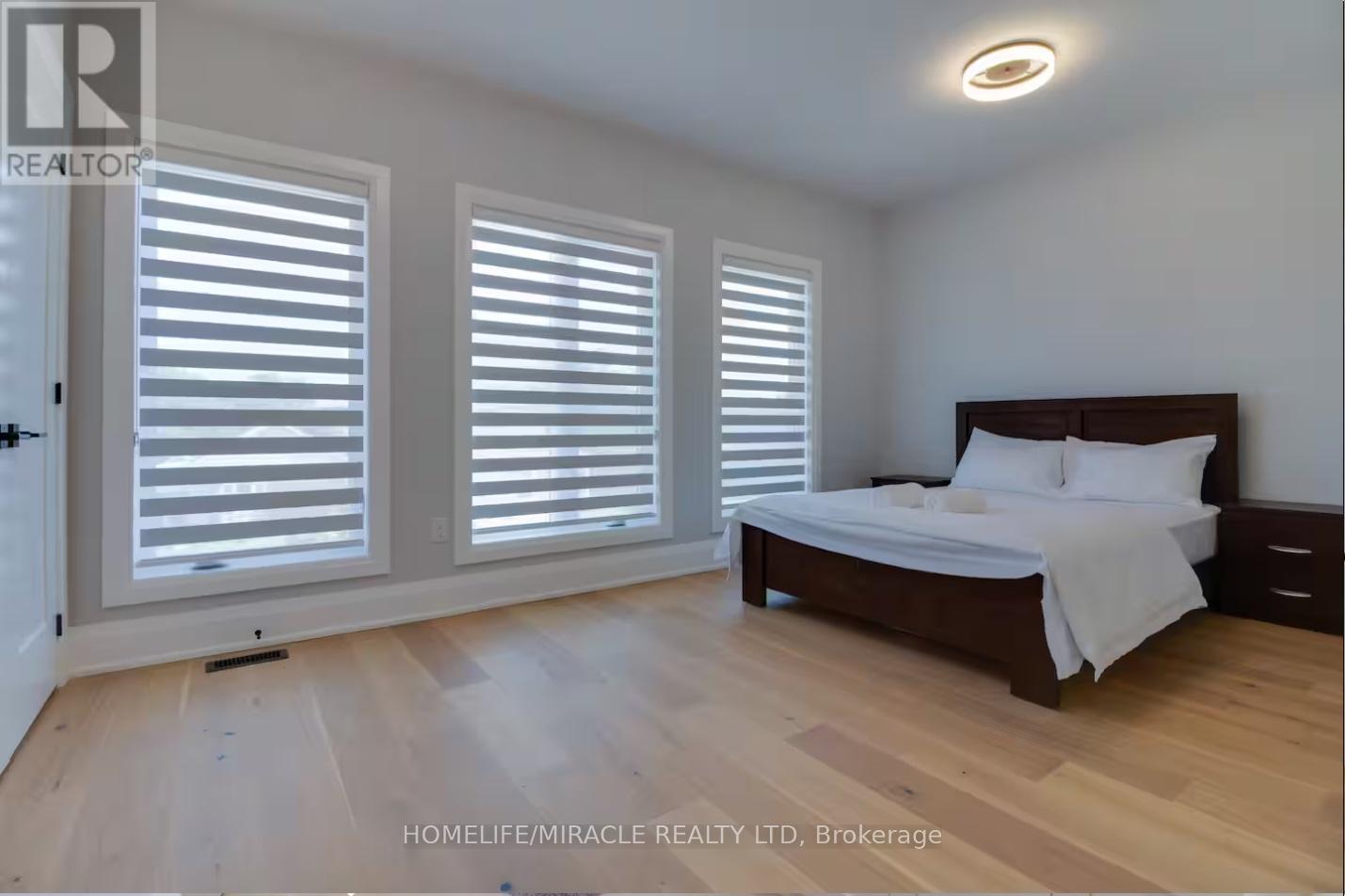 10 Stamford Square S, Toronto, ON - Indoor Photo Showing Bedroom