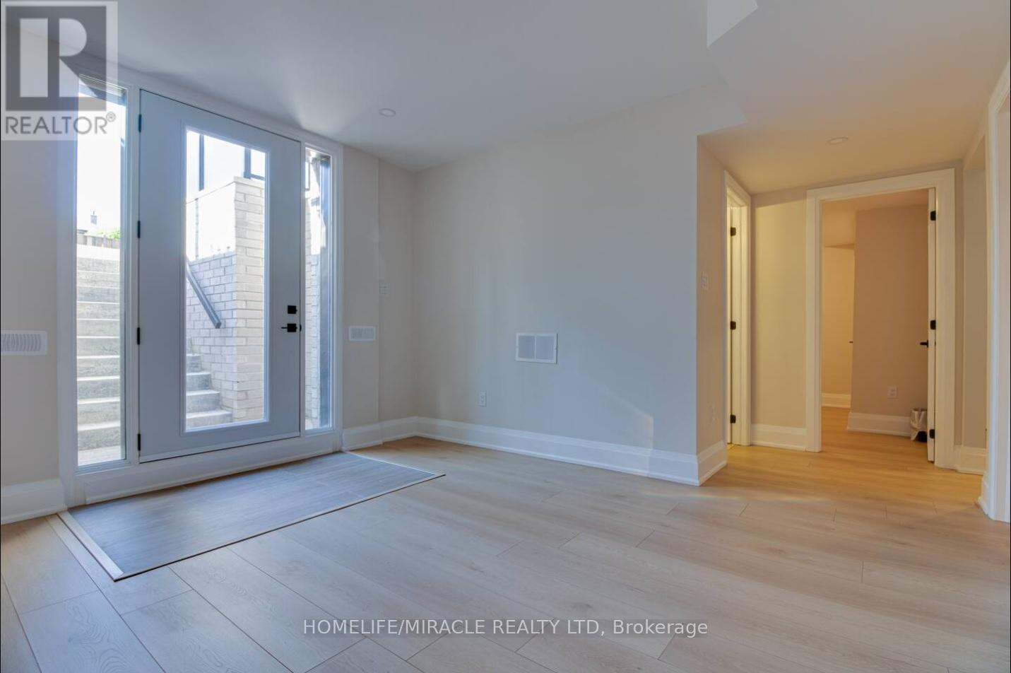 10 Stamford Square S, Toronto, ON - Indoor Photo Showing Other Room