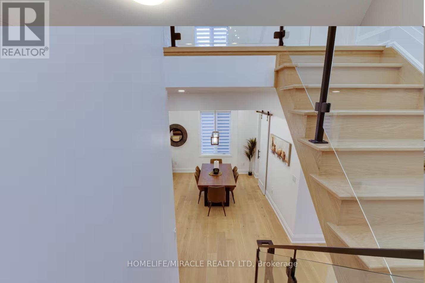 10 Stamford Square S, Toronto, ON - Indoor