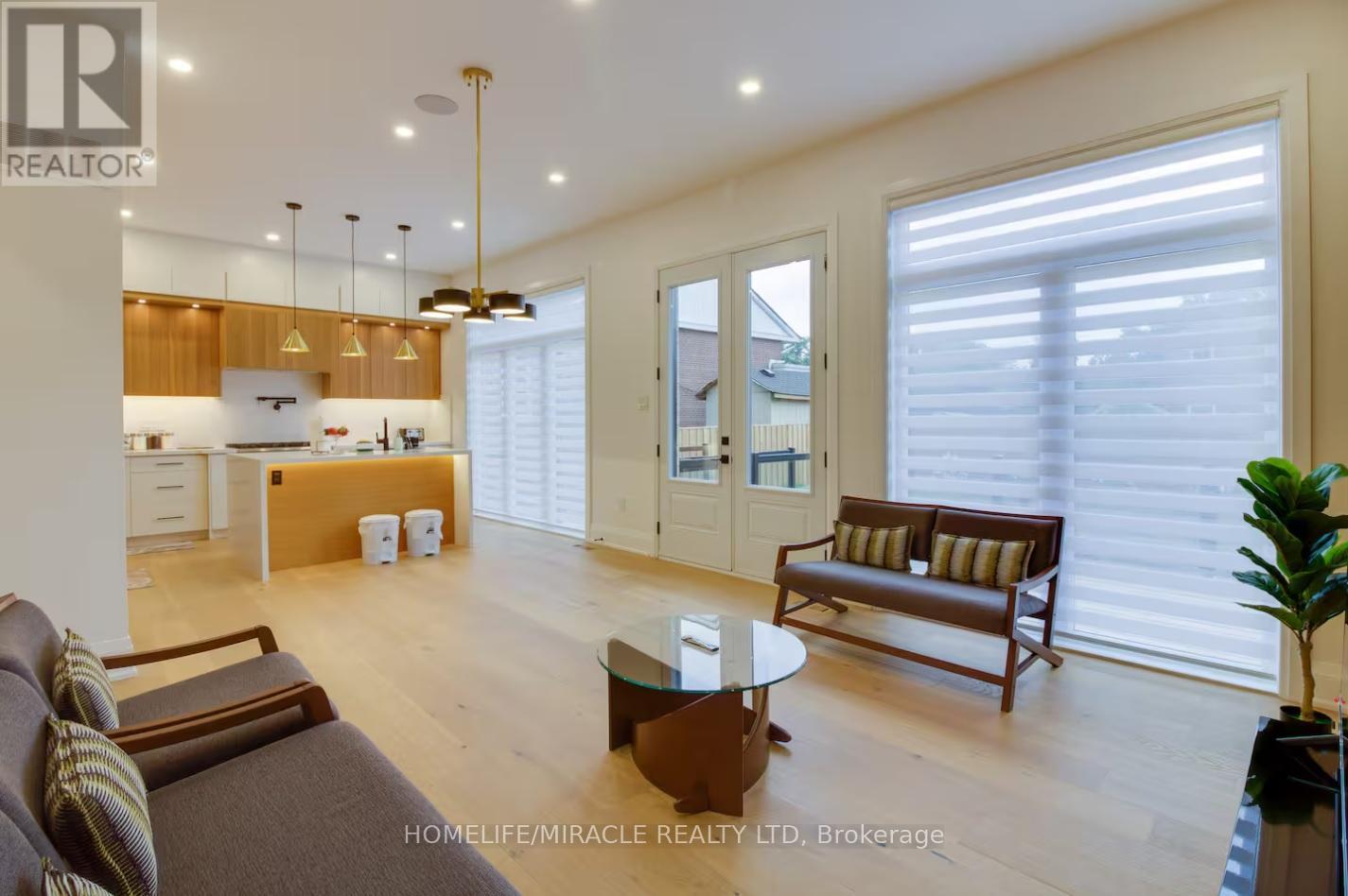 10 Stamford Square S, Toronto, ON - Indoor Photo Showing Other Room