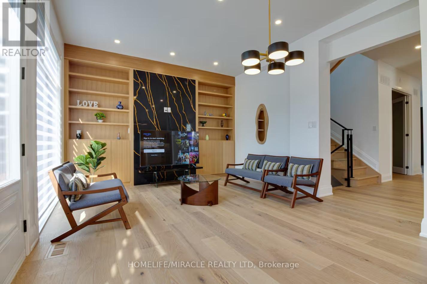 10 Stamford Square S, Toronto, ON - Indoor