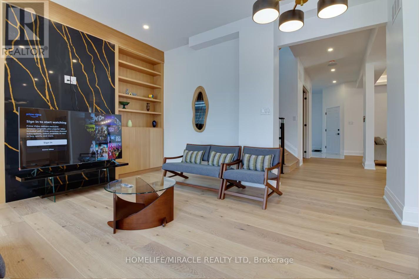 10 Stamford Square S, Toronto, ON - Indoor Photo Showing Other Room