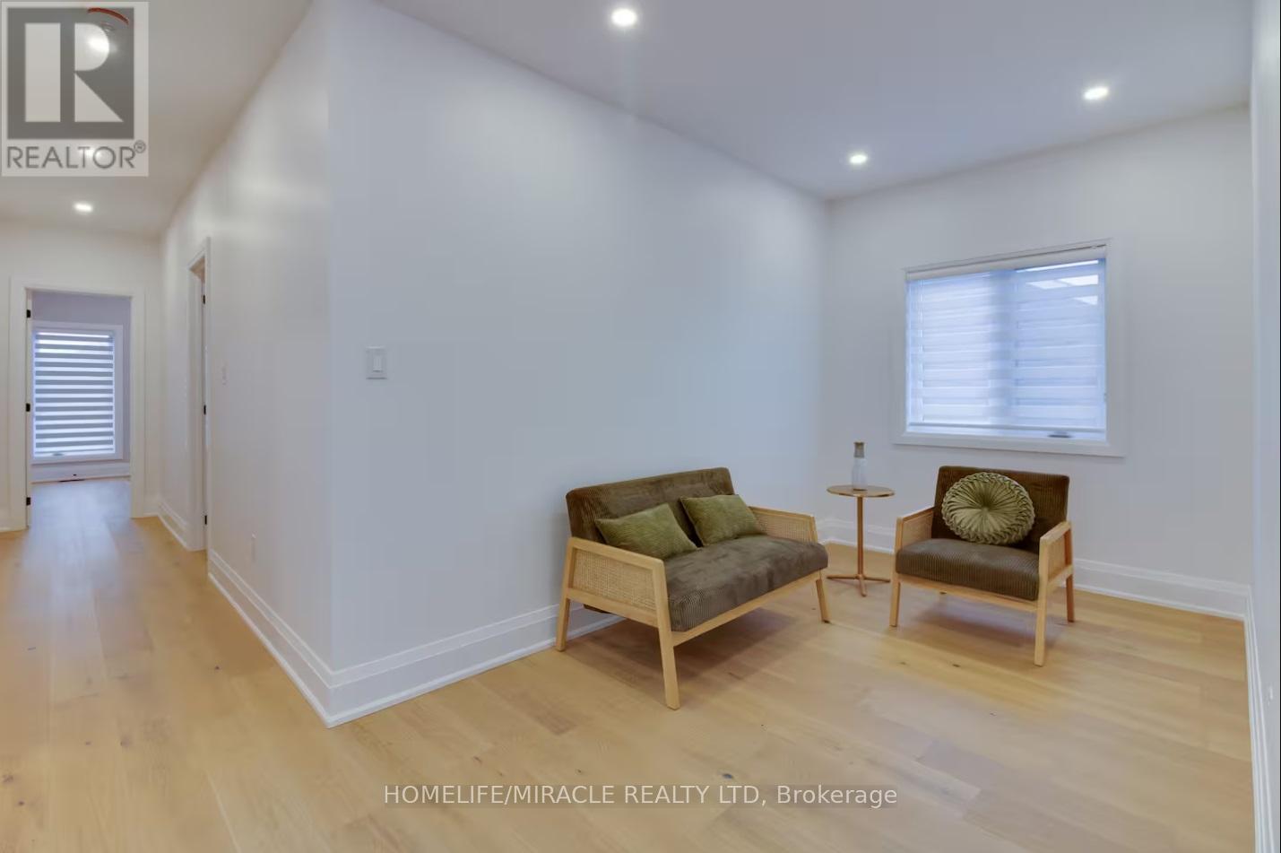 10 Stamford Square S, Toronto, ON - Indoor Photo Showing Other Room